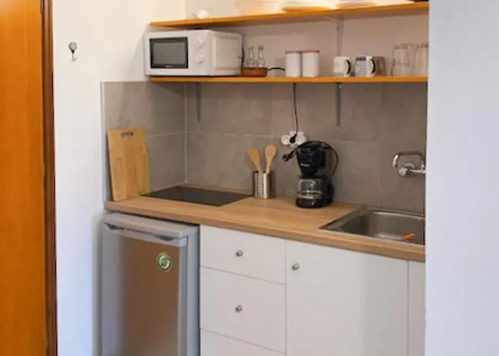 Malamo Studios, Apartment